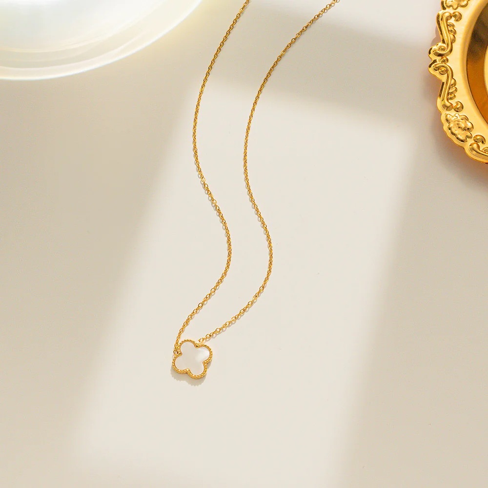 Collar solitario Van Cleef Oro Laminado blanco